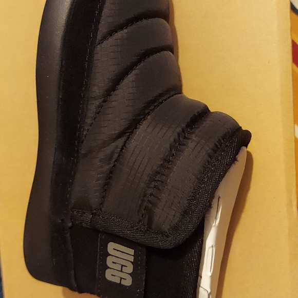 UGG | Zaylen Boots, Black, Size 10 - Picture 5 of 8